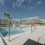 Vivi Homes - Sunset Pool, Sauna, Gym & Апартаменти *