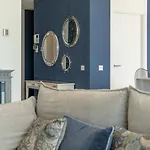Apartamento Vivi Homes - Sunset Pool, Sauna, Gym &