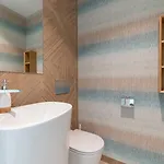 Апартаменти Vivi Homes - Sunset Pool, Sauna, Gym & Торремолінос