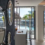 Vivi Homes - Sunset Pool, Sauna, Gym & Апартаменти