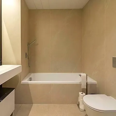 Vivi Homes - Sunset Pool, Sauna, Gym & דירה