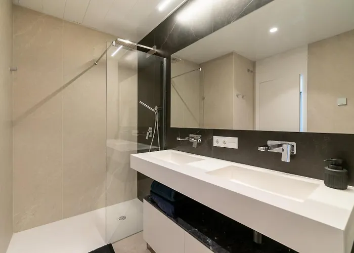 Διαμέρισμα Vivi Homes - Sunset Pool, Sauna, Gym & *