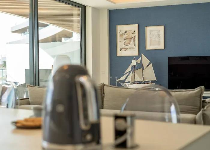 דירה Vivi Homes - Sunset Pool, Sauna, Gym & טורמולינוס