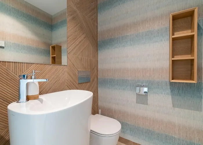 דירה Vivi Homes - Sunset Pool, Sauna, Gym & טורמולינוס