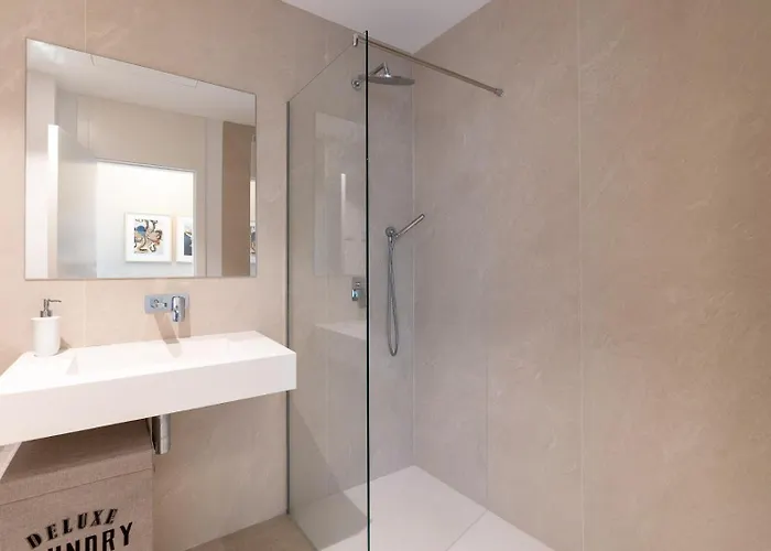 Vivi Homes - Sunset Pool, Sauna, Gym &