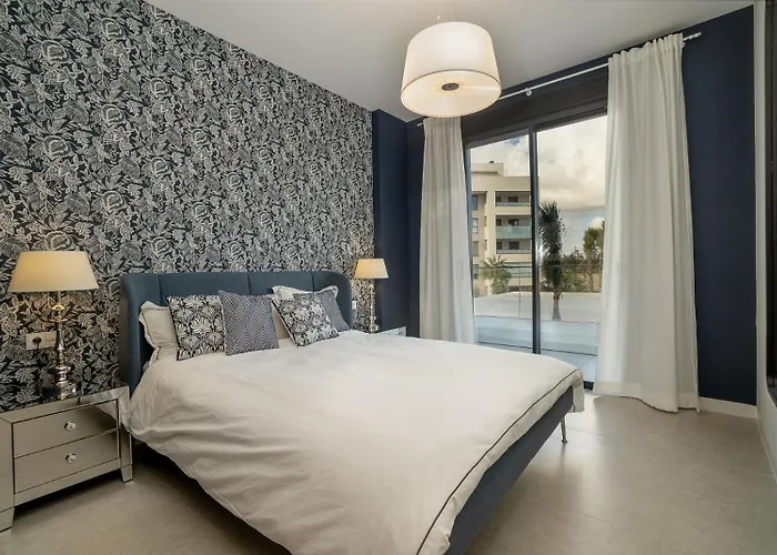 Διαμέρισμα Vivi Homes - Sunset Pool, Sauna, Gym &