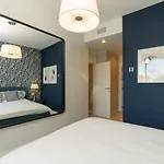 Vivi Homes - Sunset Pool, Sauna, Gym&beach Apartment